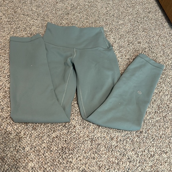 Lululemon leggings size 0 worn once no flaws!! - Picture 2 of 4